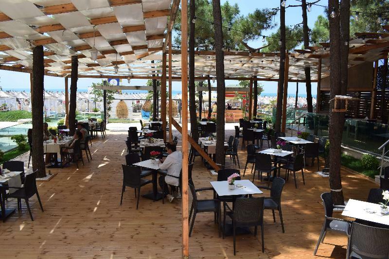 Akileda Hotel Durrës Extérieur photo